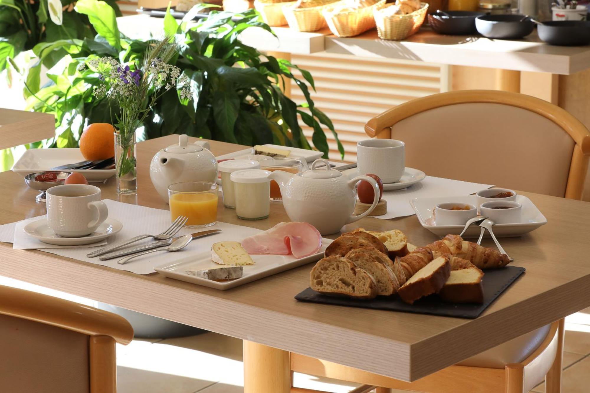 Logis Hotel Spa Restaurant Le Provence Lanarce Exteriér fotografie