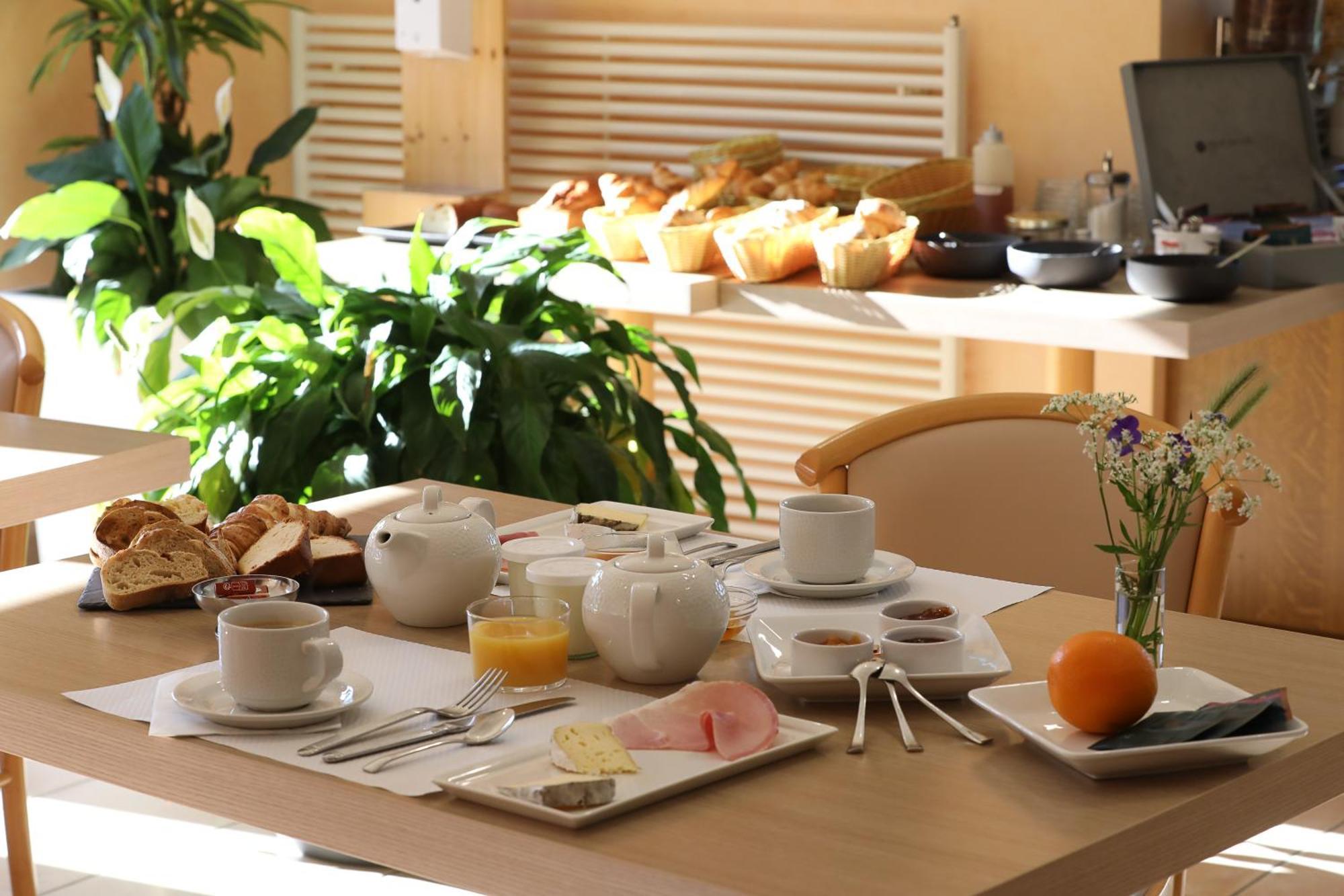 Logis Hotel Spa Restaurant Le Provence Lanarce Exteriér fotografie