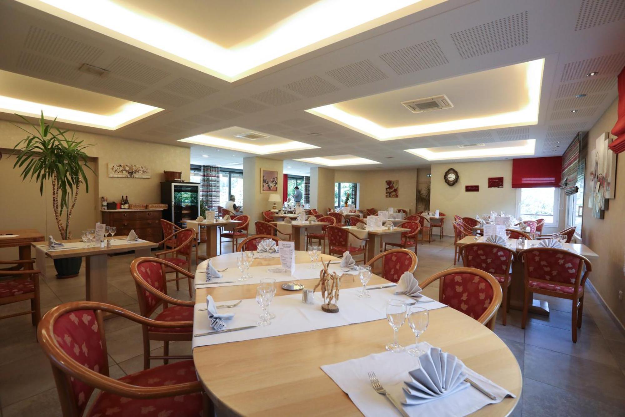 Logis Hotel Spa Restaurant Le Provence Lanarce Exteriér fotografie