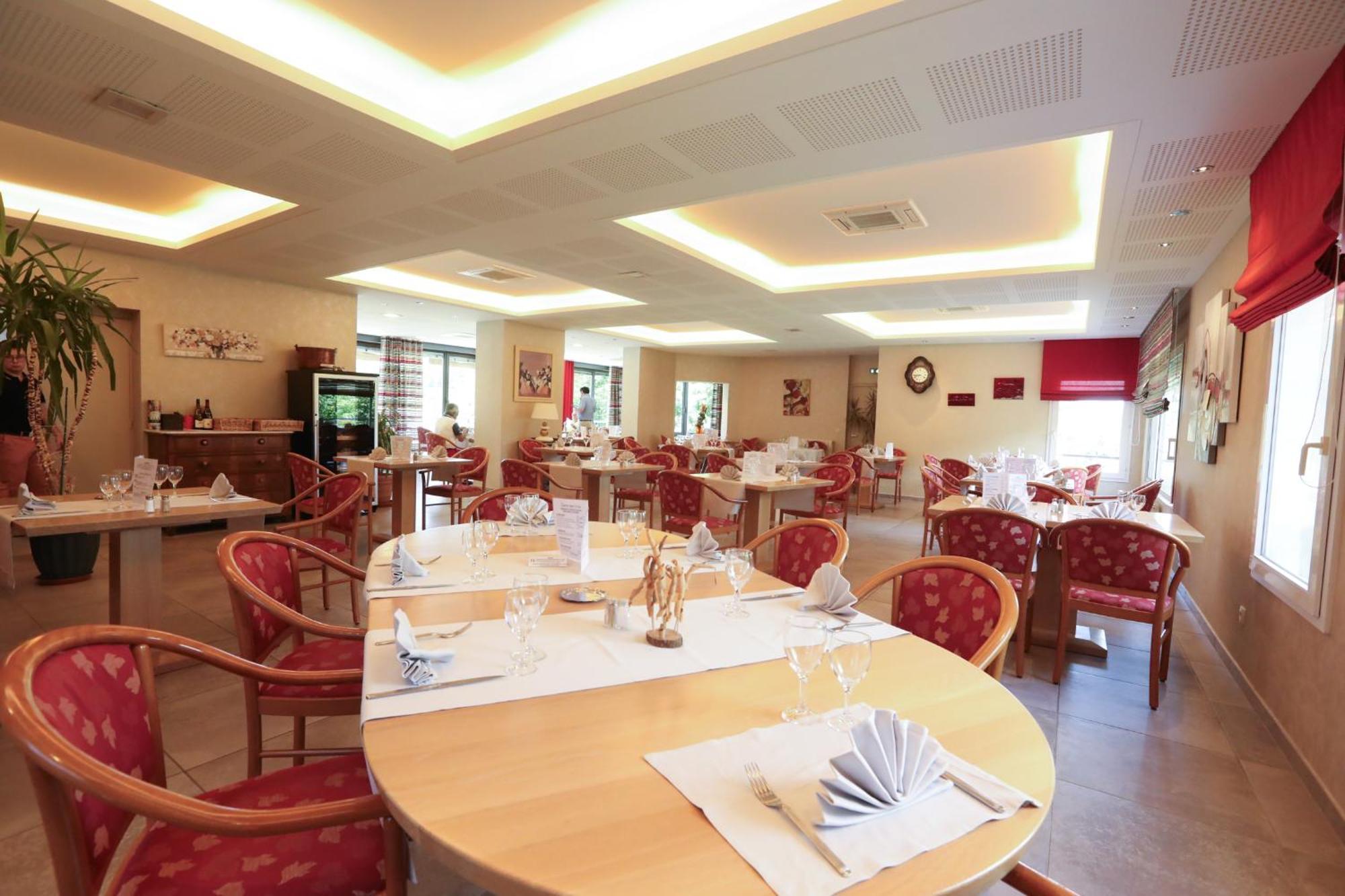 Logis Hotel Spa Restaurant Le Provence Lanarce Exteriér fotografie